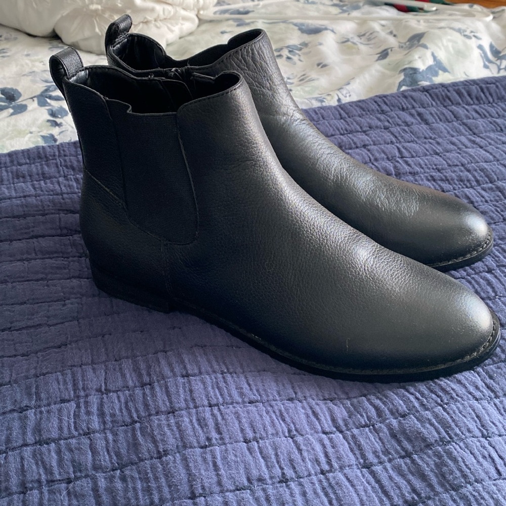 LANDS’ END Women’s Side Zip Chelsea Boots - size 9.5
